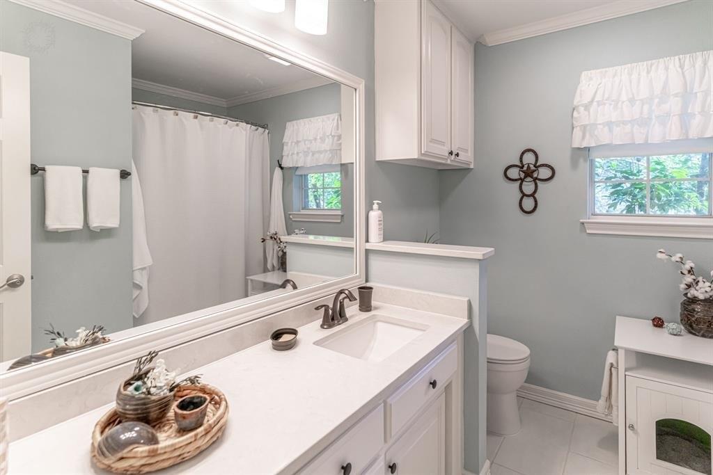 Westover Dr, Granbury, TX 76049