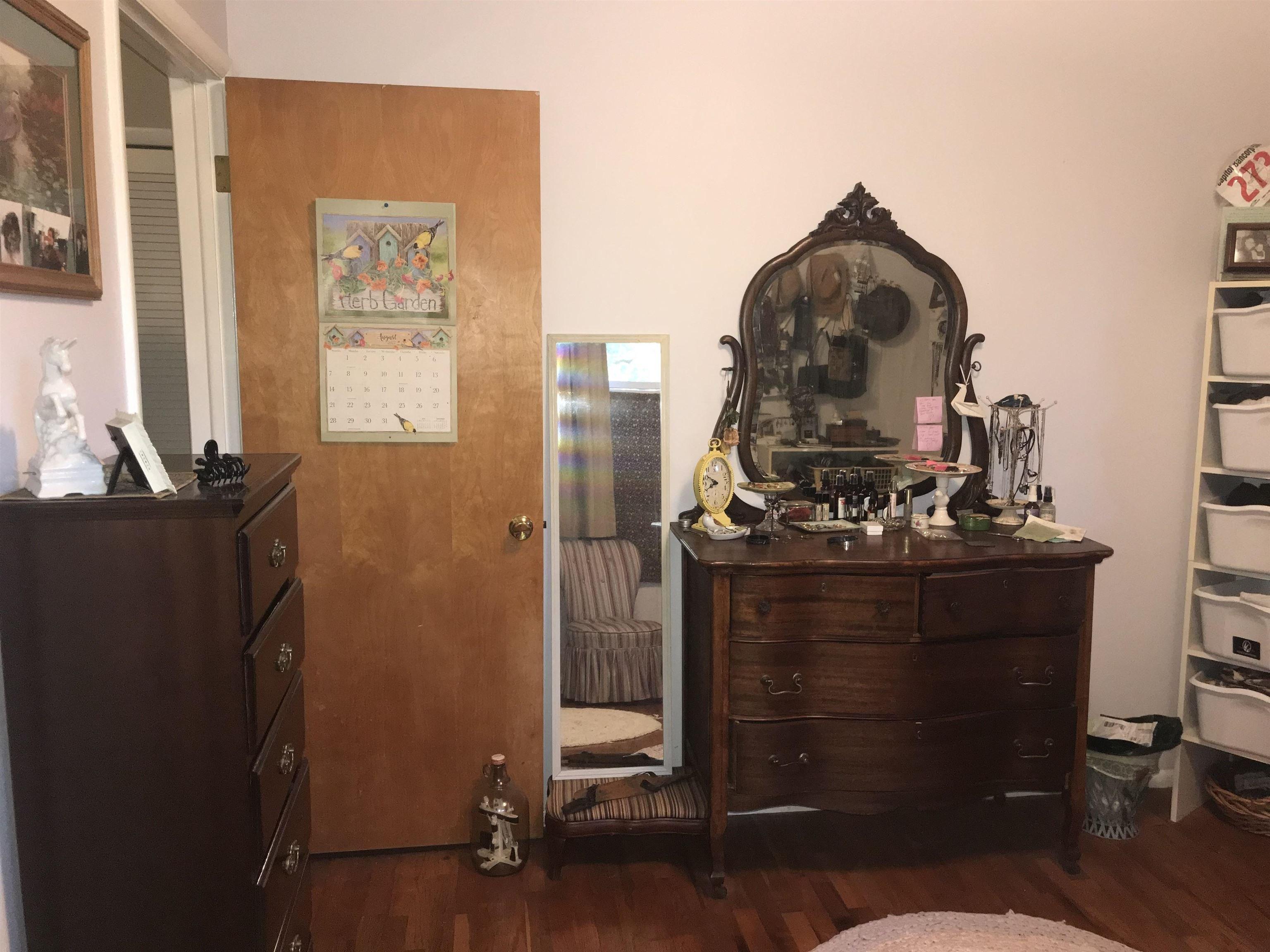 River Ct, Lansing, MI 48917