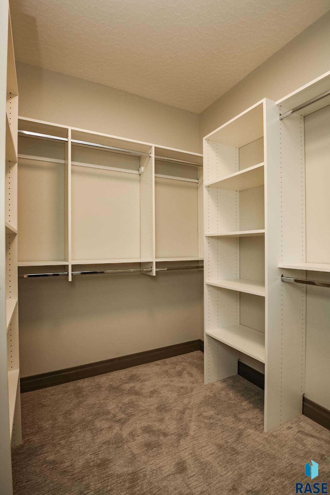 W Mckinley St, Sioux Falls, SD 57107