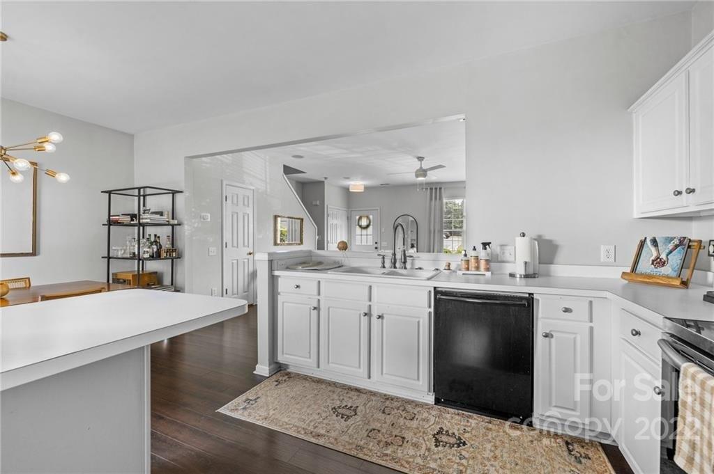 Mannington Dr, Charlotte, NC 28270