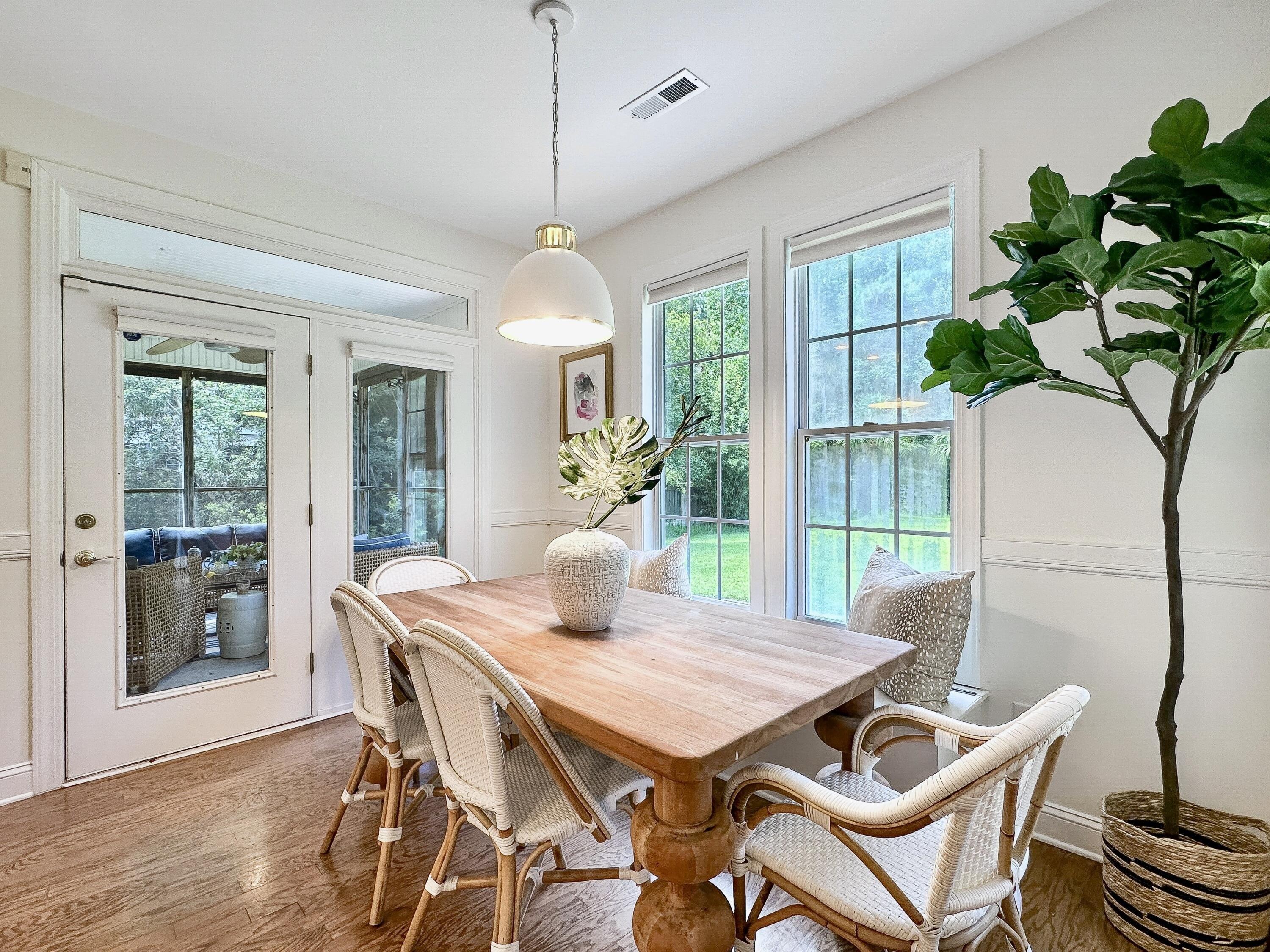 Saint Ellens Dr, Mount Pleasant, SC 29466