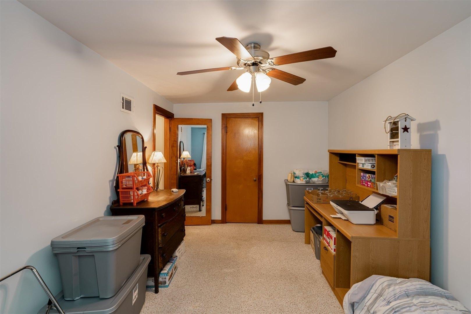 N 1330 East Rd, Pontiac, IL 61764