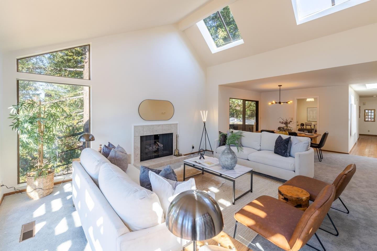Ravenhill Rd, Orinda, CA 94563