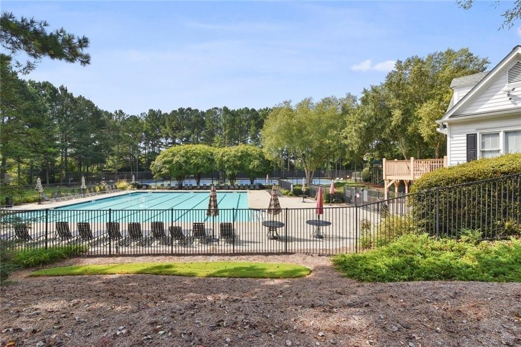Avensong Village Cir, Alpharetta, GA 30004