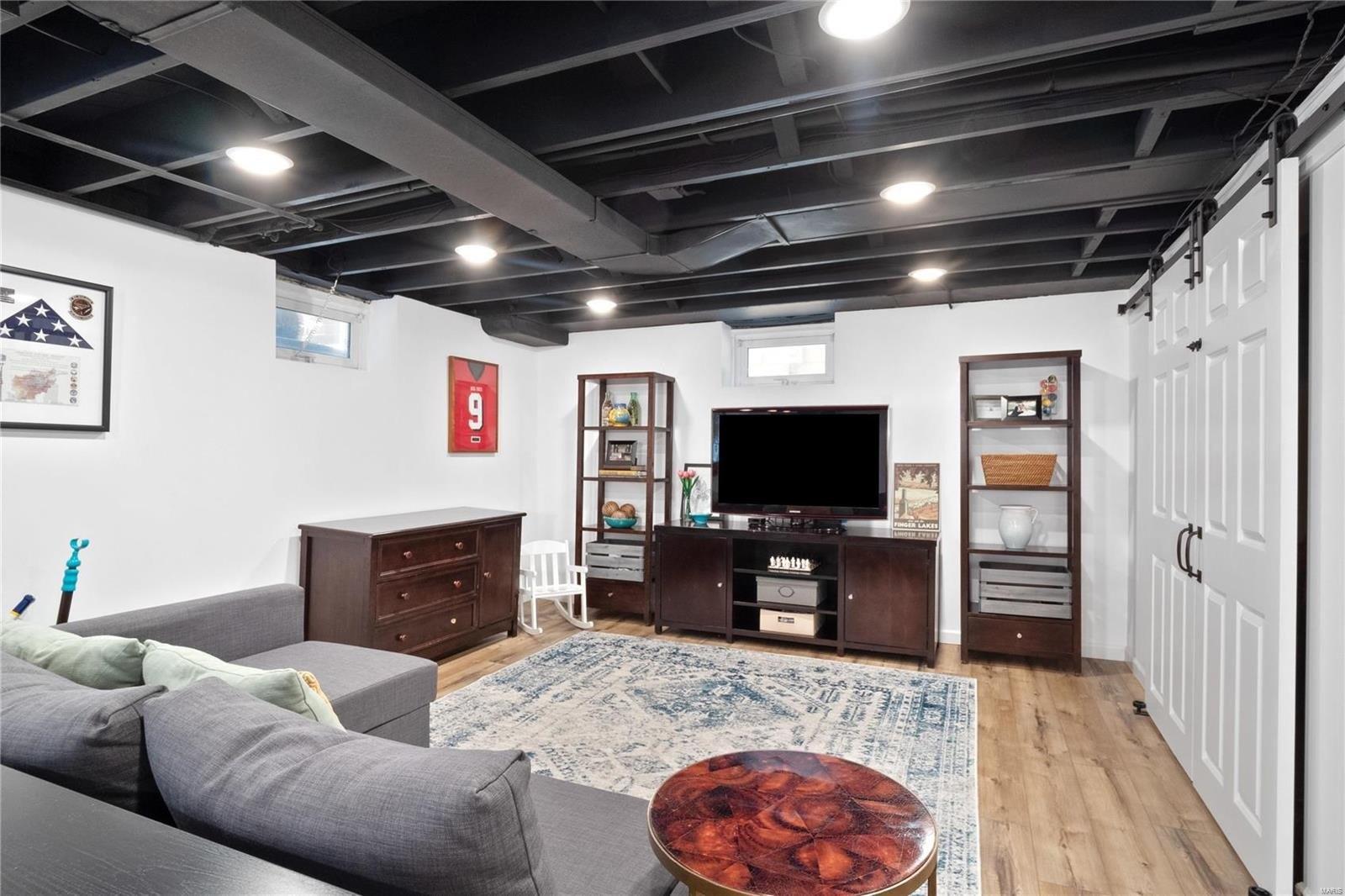Lafon Pl, Saint Louis, MO 63130