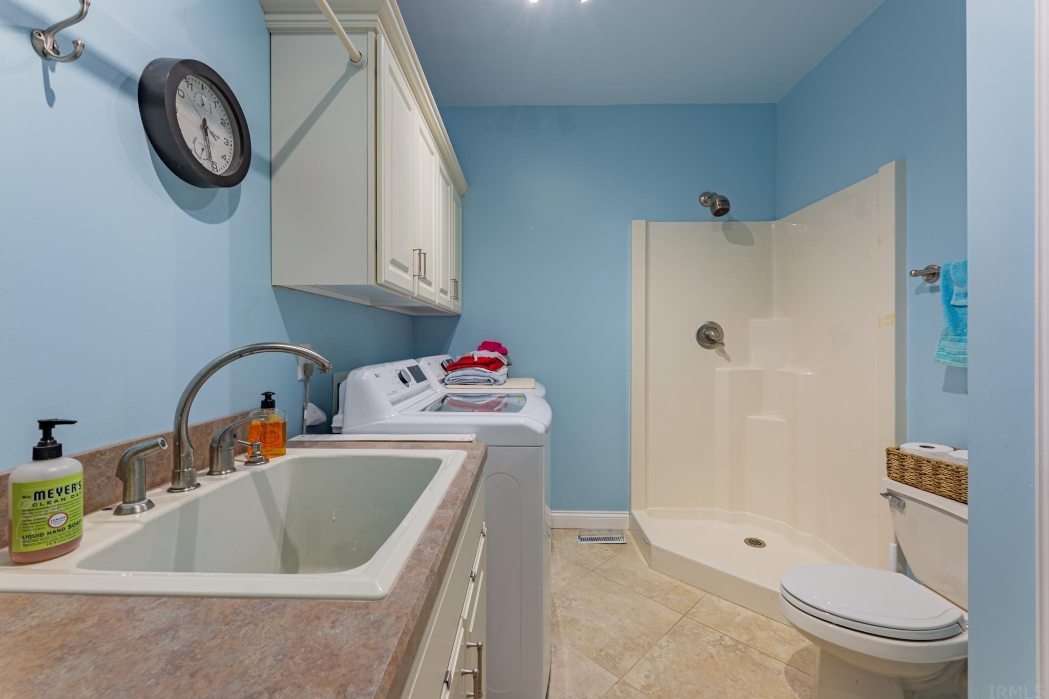 Fisherville Rd, Elberfeld, IN 47613