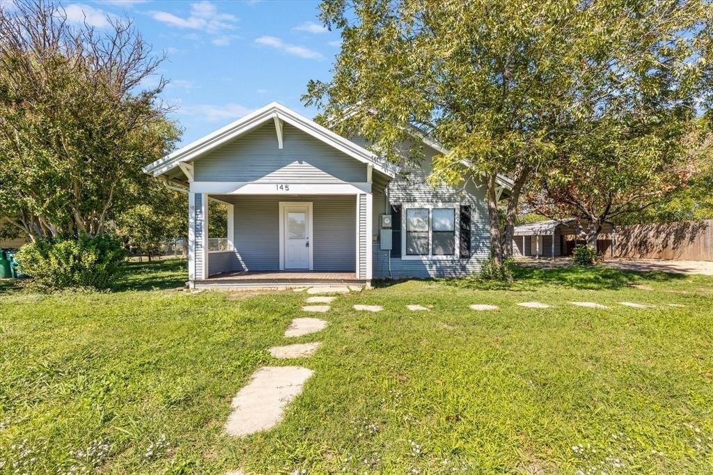 E Denmark St, Walnut Springs, TX 76690