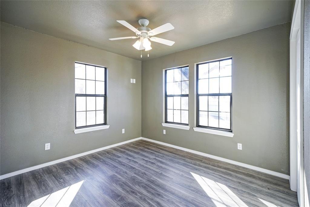 Ne 1st St, Mineral Wells, TX 76067