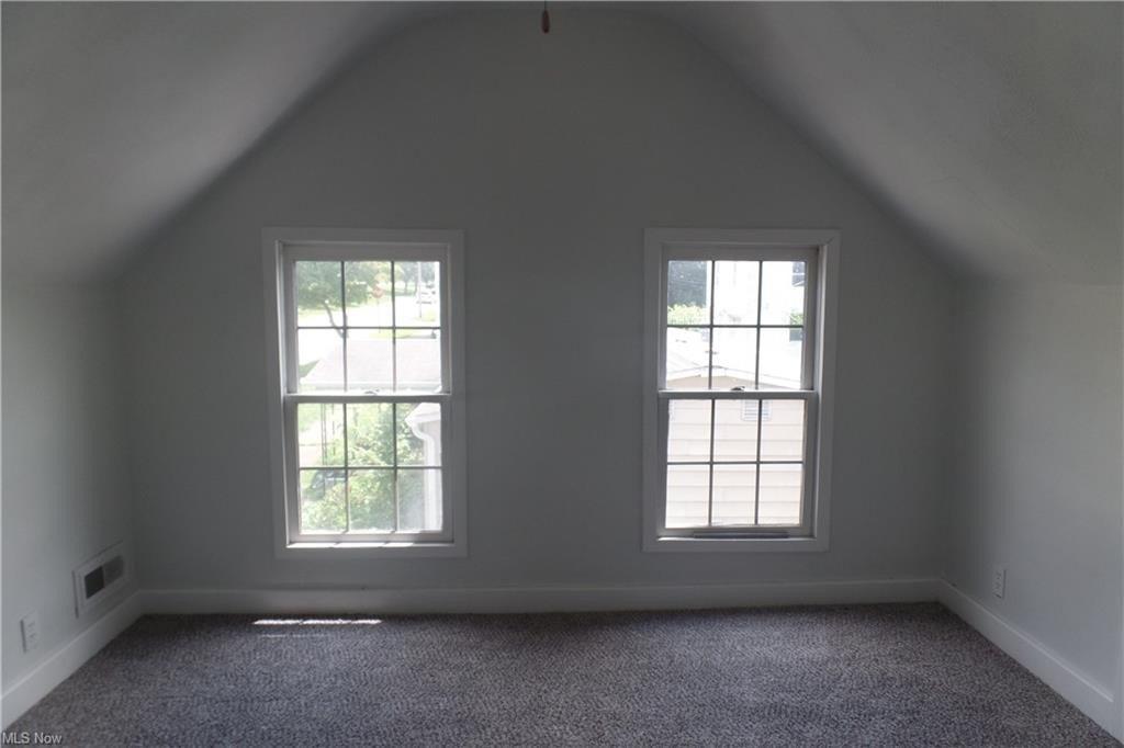W Jefferson Ave, Mcconnelsville, OH 43756