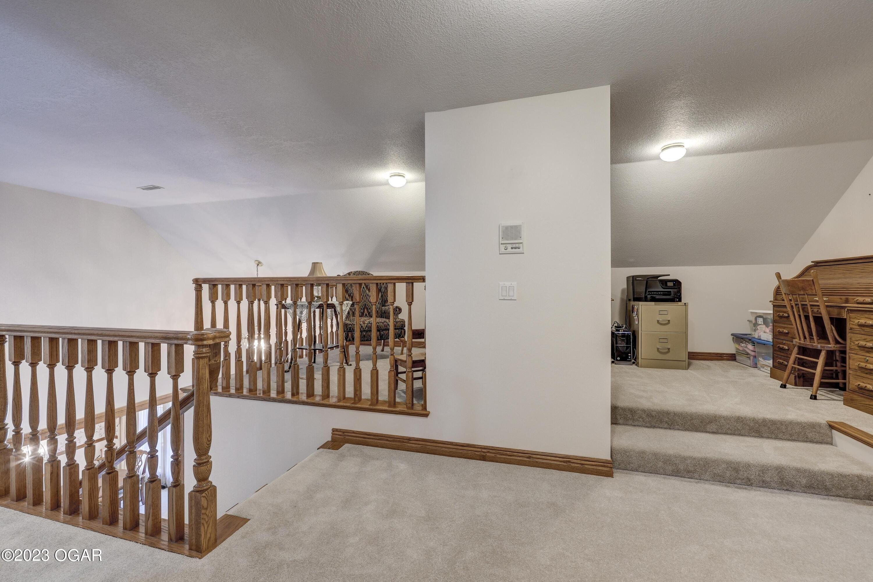 Gateway Dr, Neosho, MO 64850