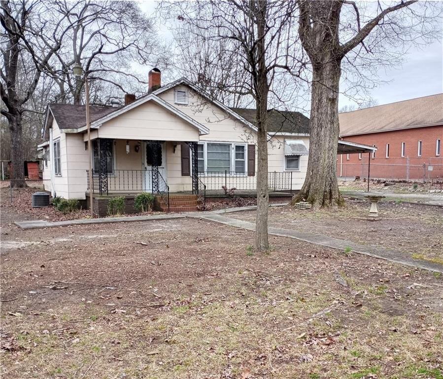 W Roosevelt Dr, Anderson, SC 29626