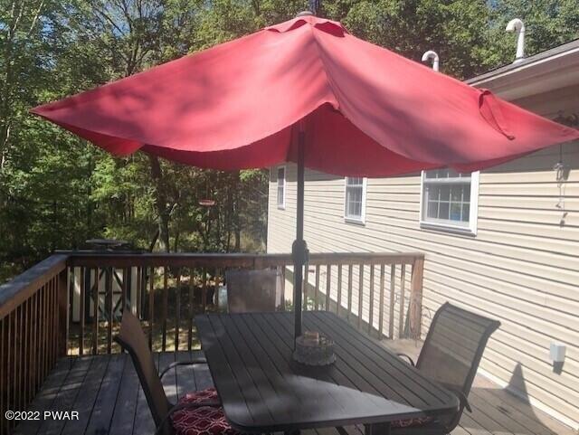Lake Forest Dr, Dingmans Ferry, PA 18328