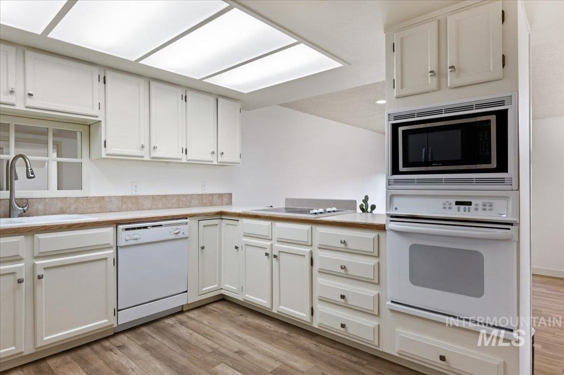 E Curling Dr, Boise, ID 83702