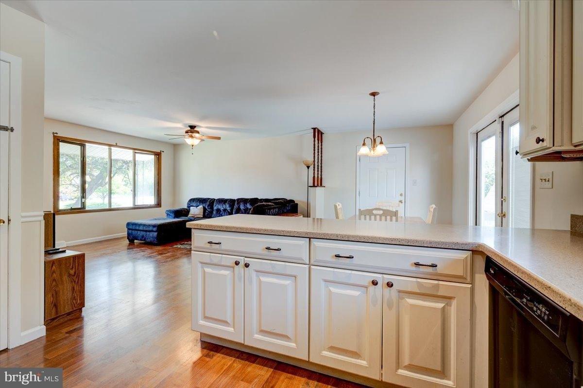 Cedarwood Dr, Hagerstown, MD 21742