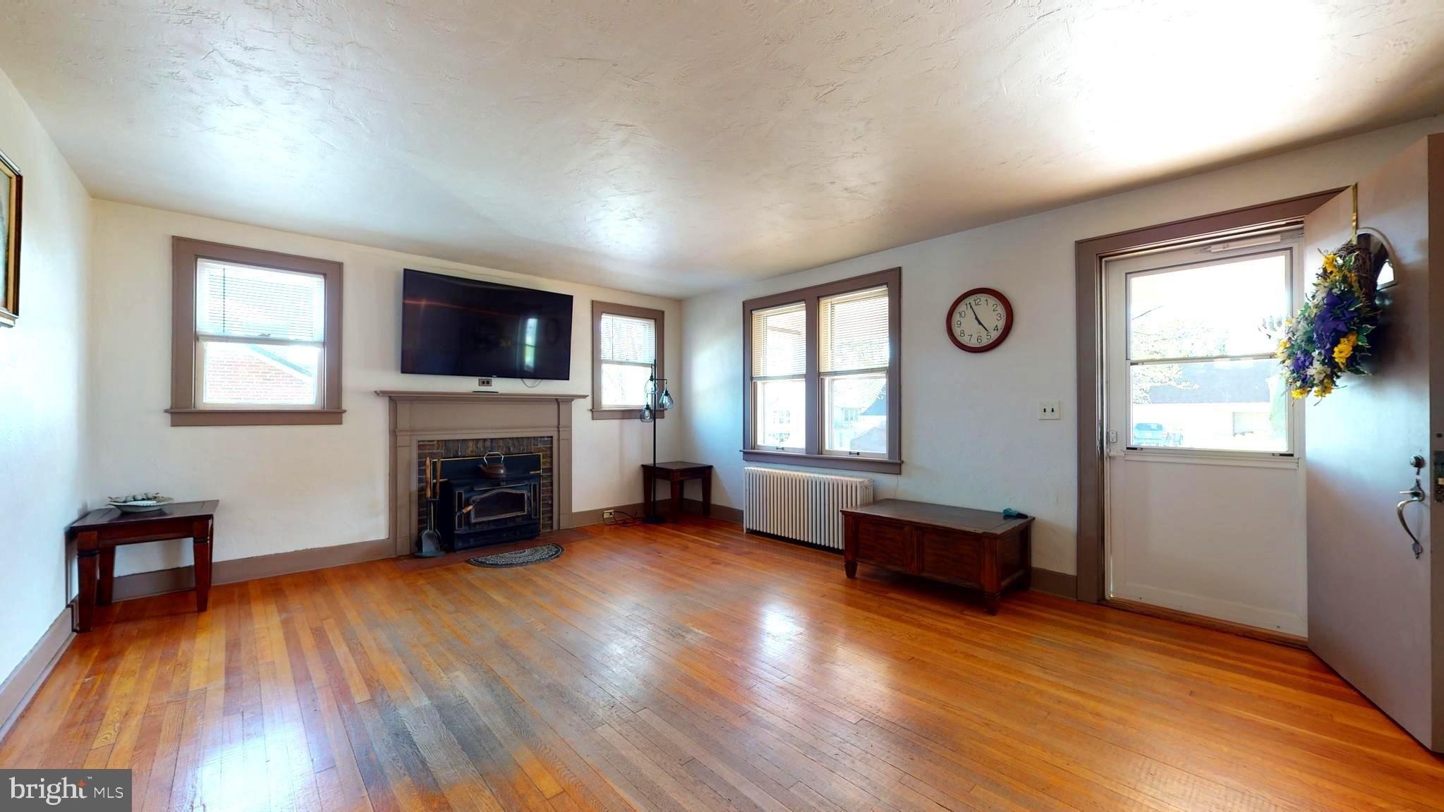 Pine St, Petersburg, WV 26847
