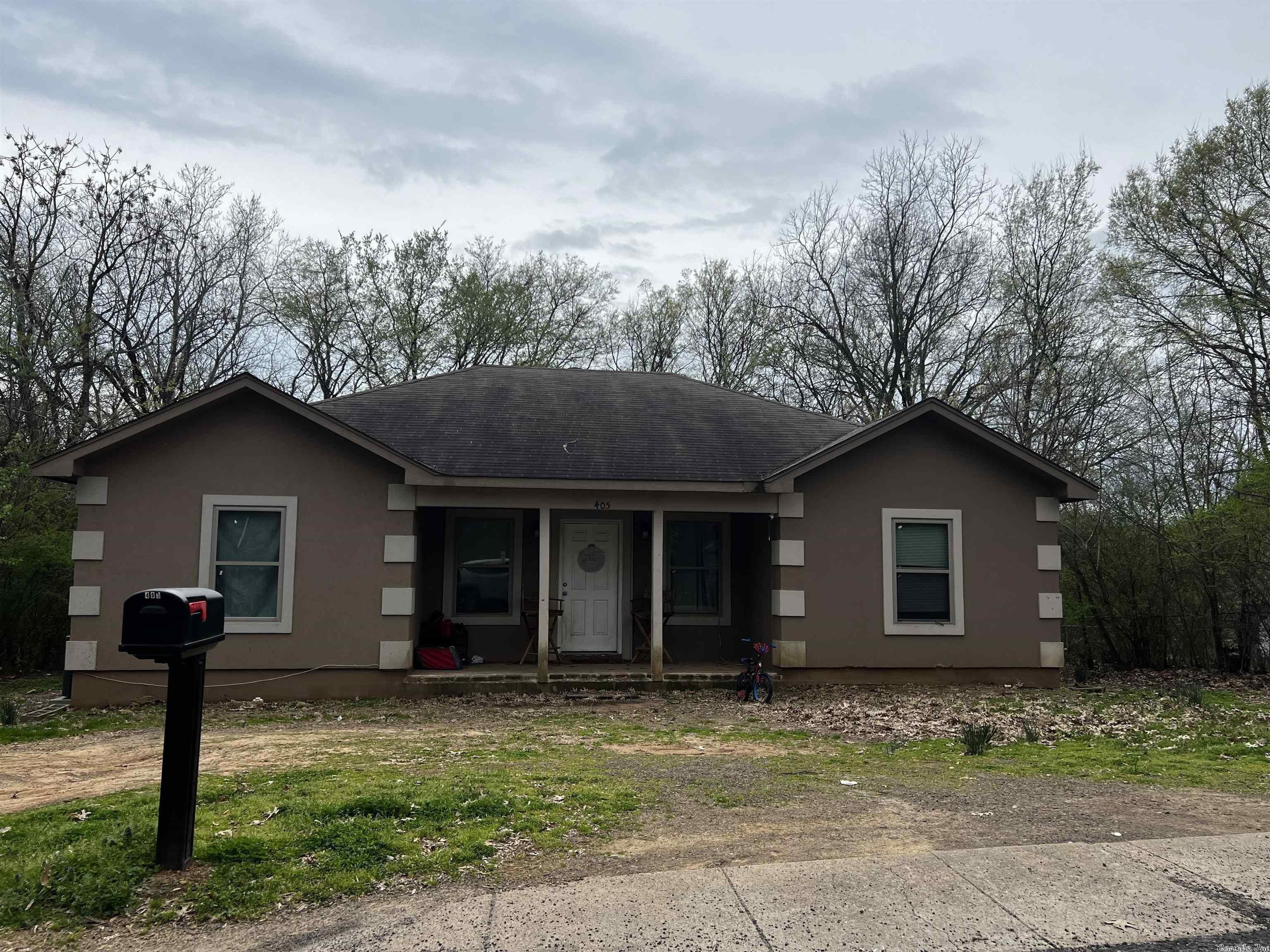 W Valley St, Morrilton, AR 72110