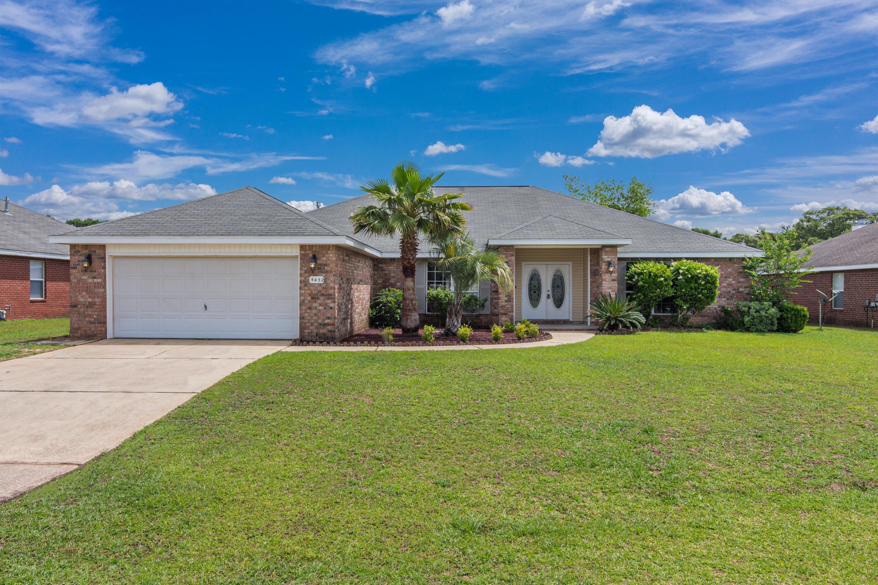 E Brook Dr, Crestview, FL 32539