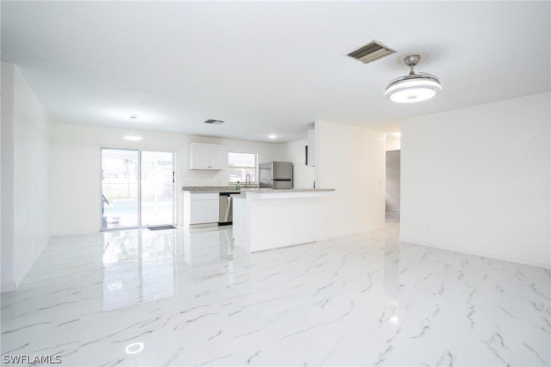 Ne 15th Pl, Cape Coral, FL 33909