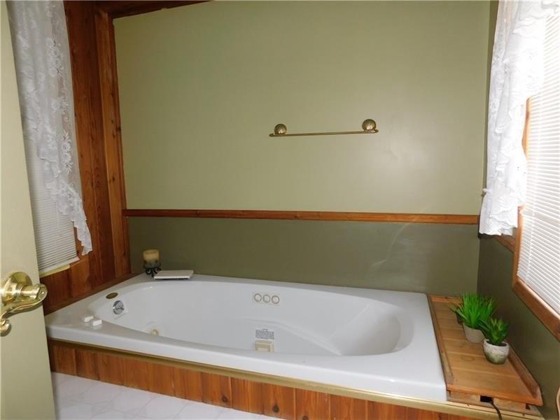 Wilson Ave, Uniontown, PA 15401