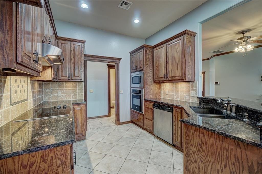Sue Anthony Ln, Yukon, OK 73099