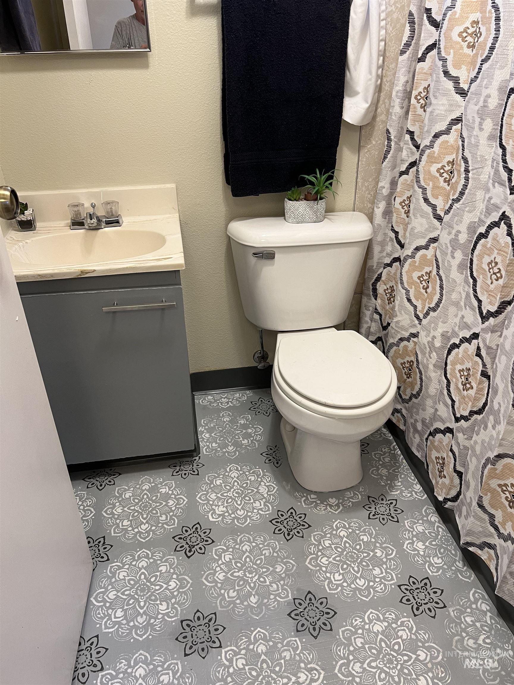 Walnut St, Caldwell, ID 83605