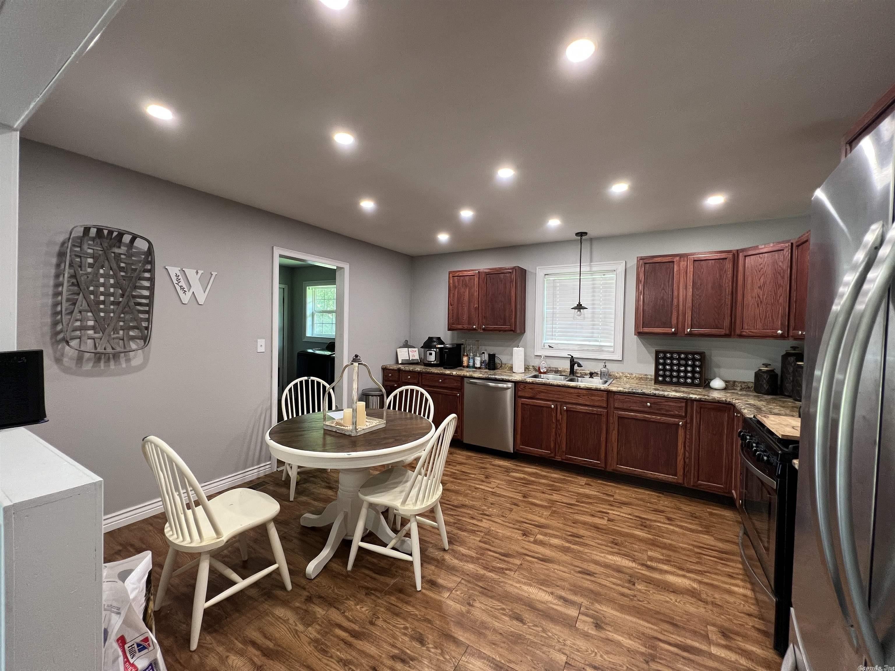 W 7th St, Rector, AR 72461