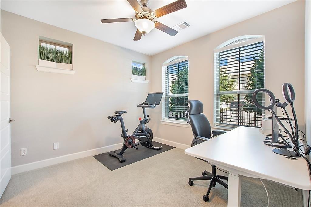 Dorothy Ave, Dallas, TX 75209