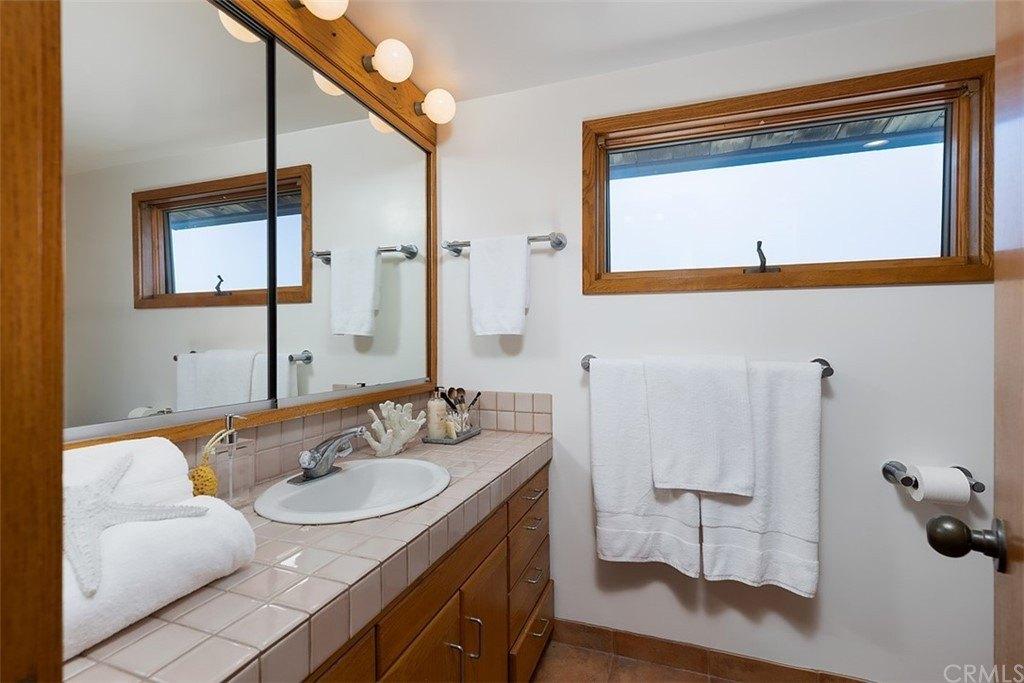 Meadowlark Ln, Laguna Beach, CA 92651