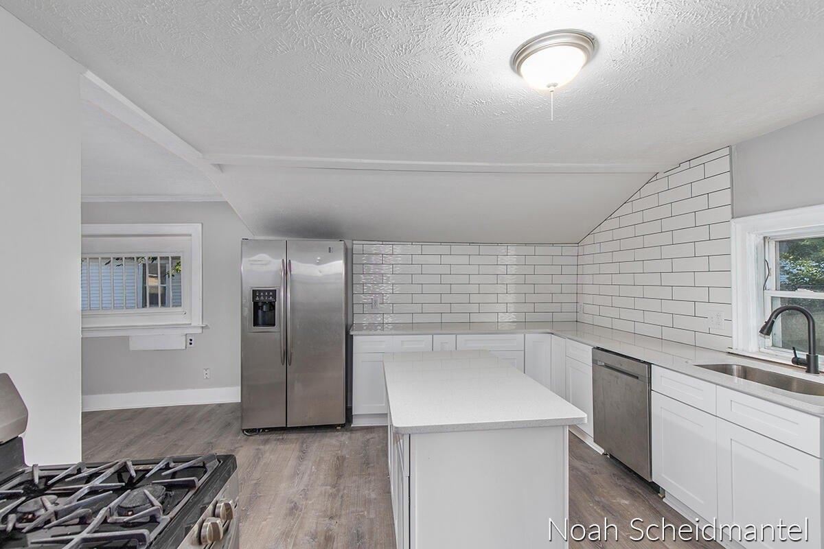 Ann St Ne, Grand Rapids, MI 49505