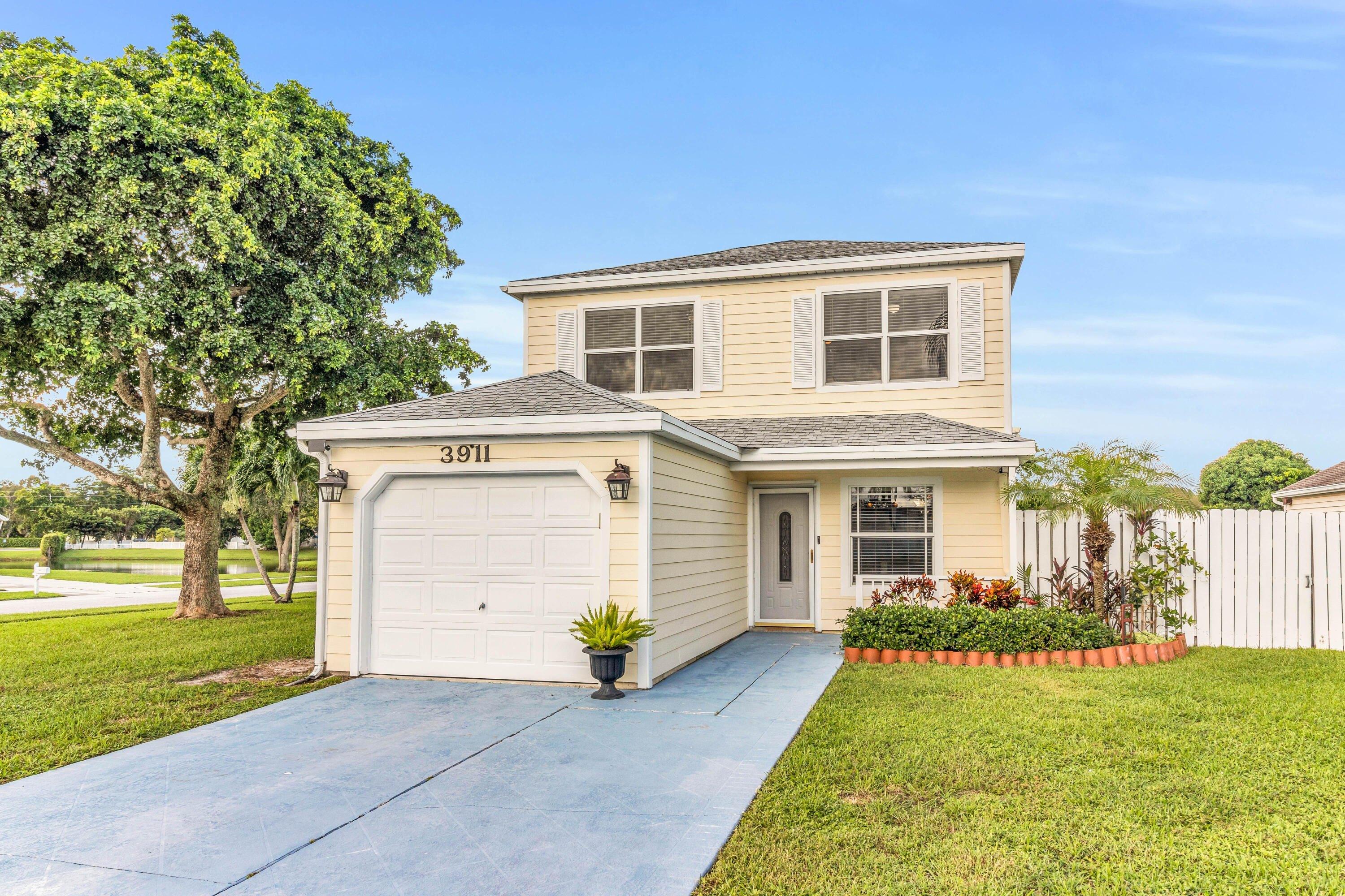 Circle Lake Dr, West Palm Beach, FL 33417