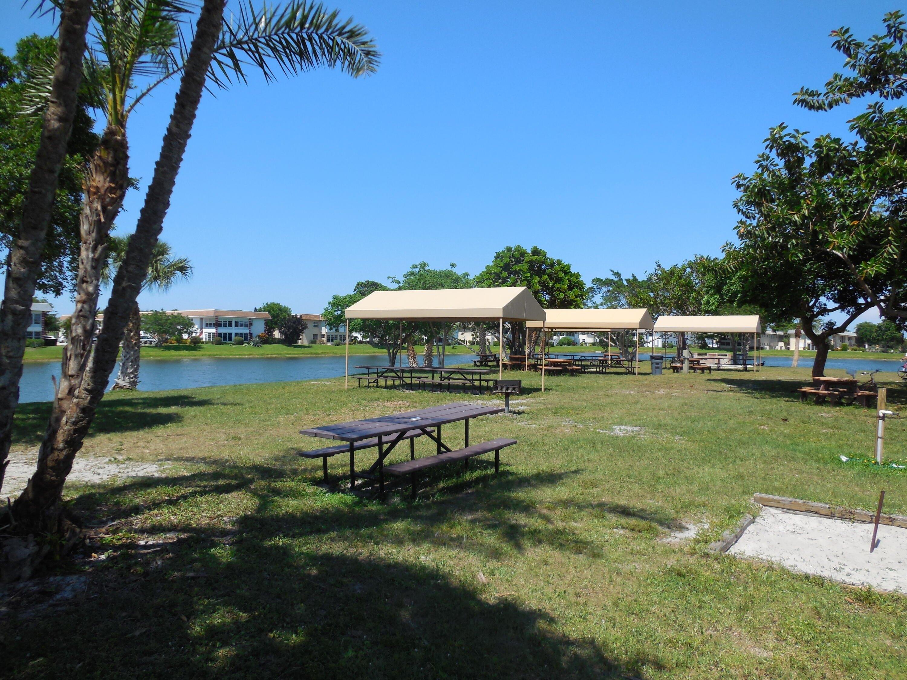 Windsor R, West Palm Beach, FL 33417
