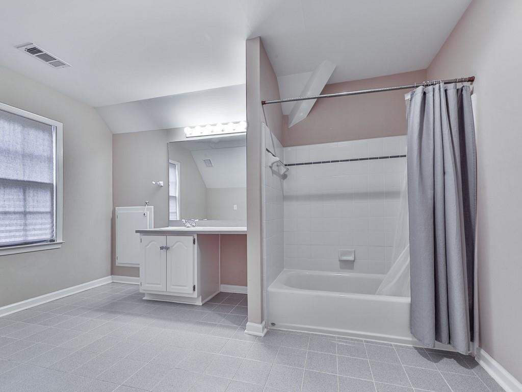 Gilhams Rd Ne, Roswell, GA 30075