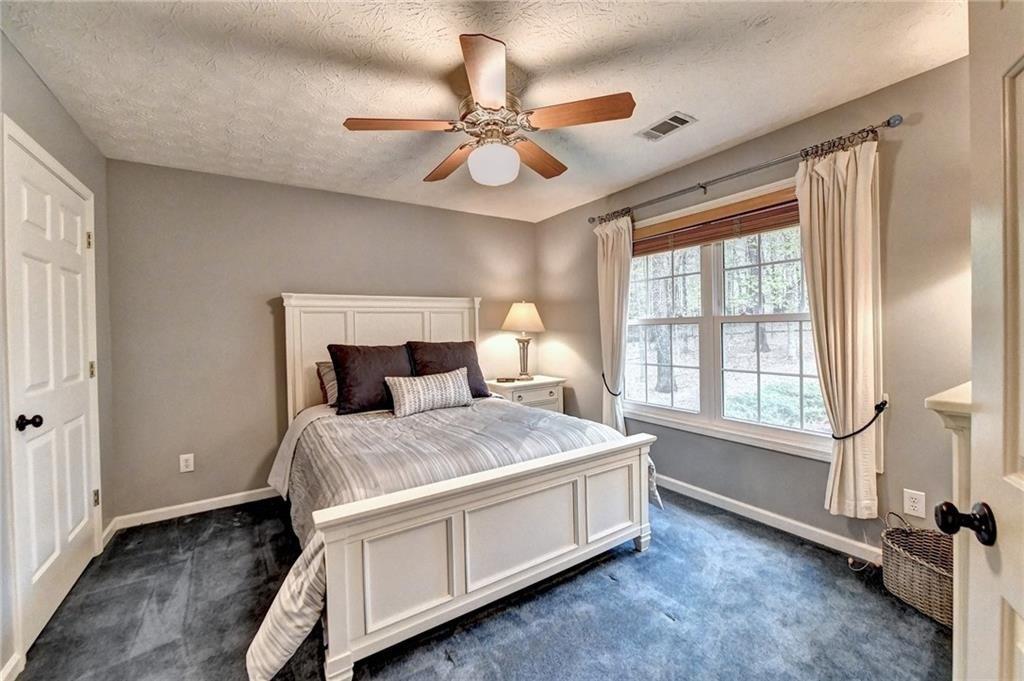 Newberry Point Dr, Flowery Branch, GA 30542