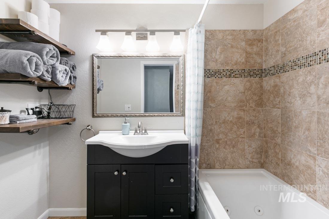 W Tana Dr, Meridian, ID 83646