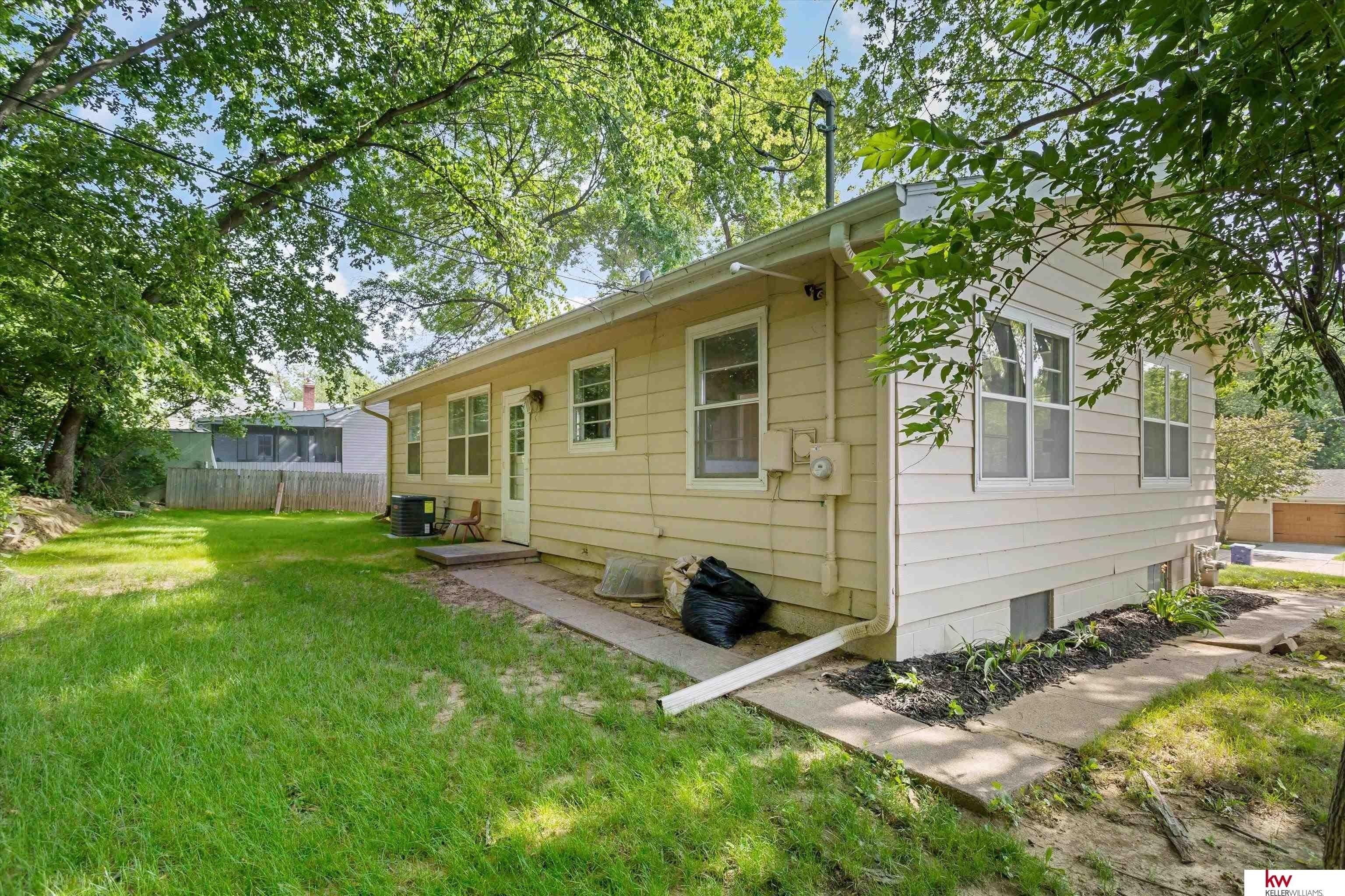 Freeman Dr, Bellevue, NE 68005