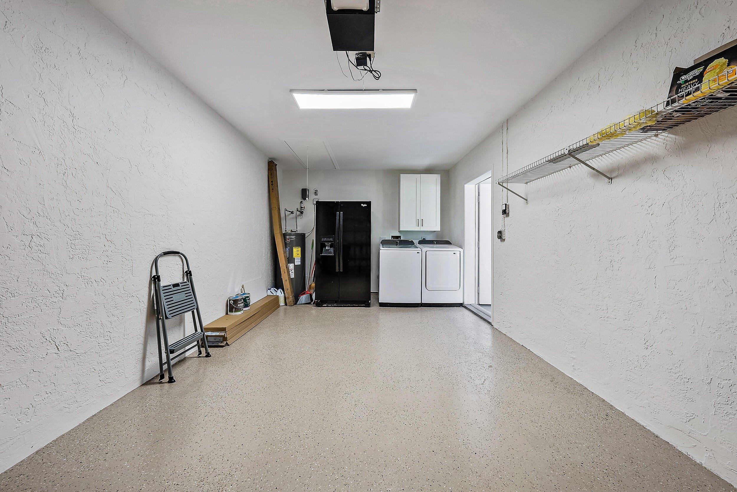 Se Sea Pines Cir, Hobe Sound, FL 33455