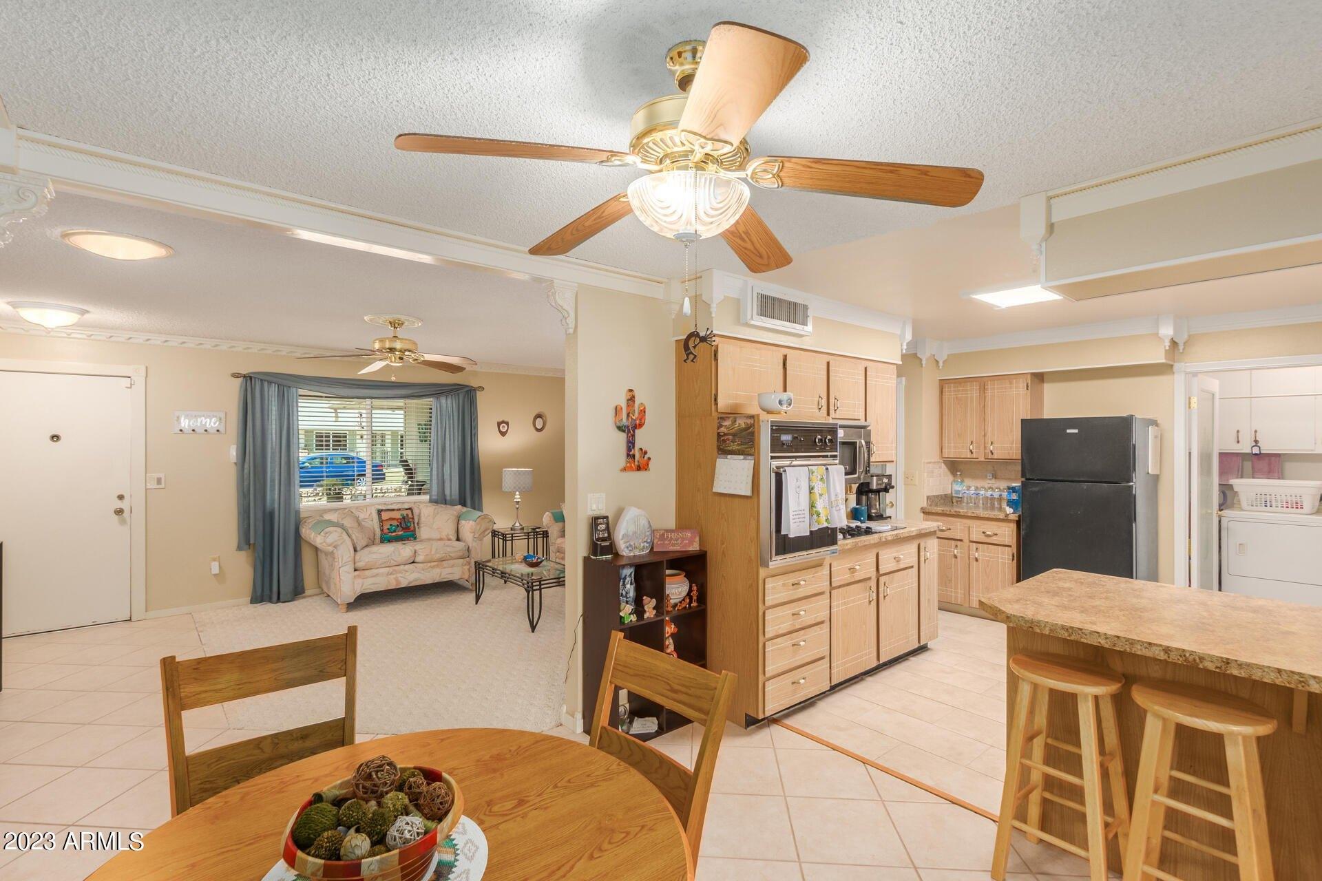 W Roundelay Cir, Sun City, AZ 85351