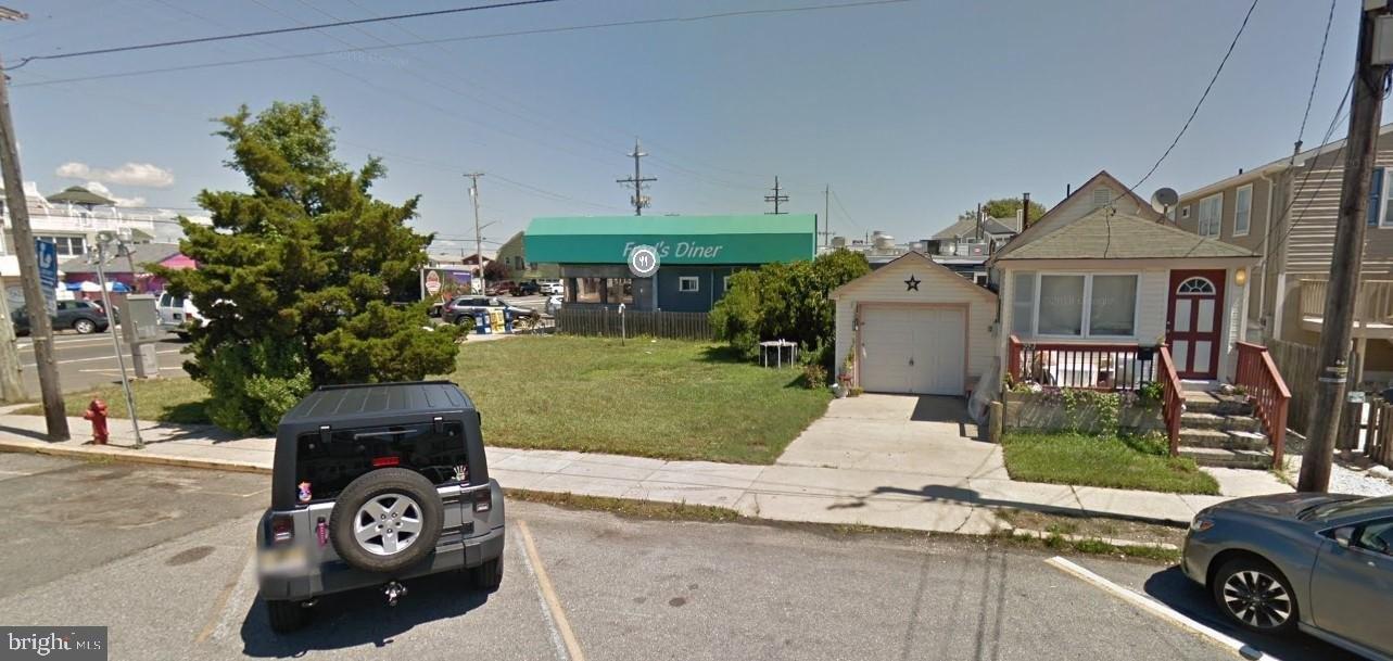 3rd St, Beach Haven, NJ 08008