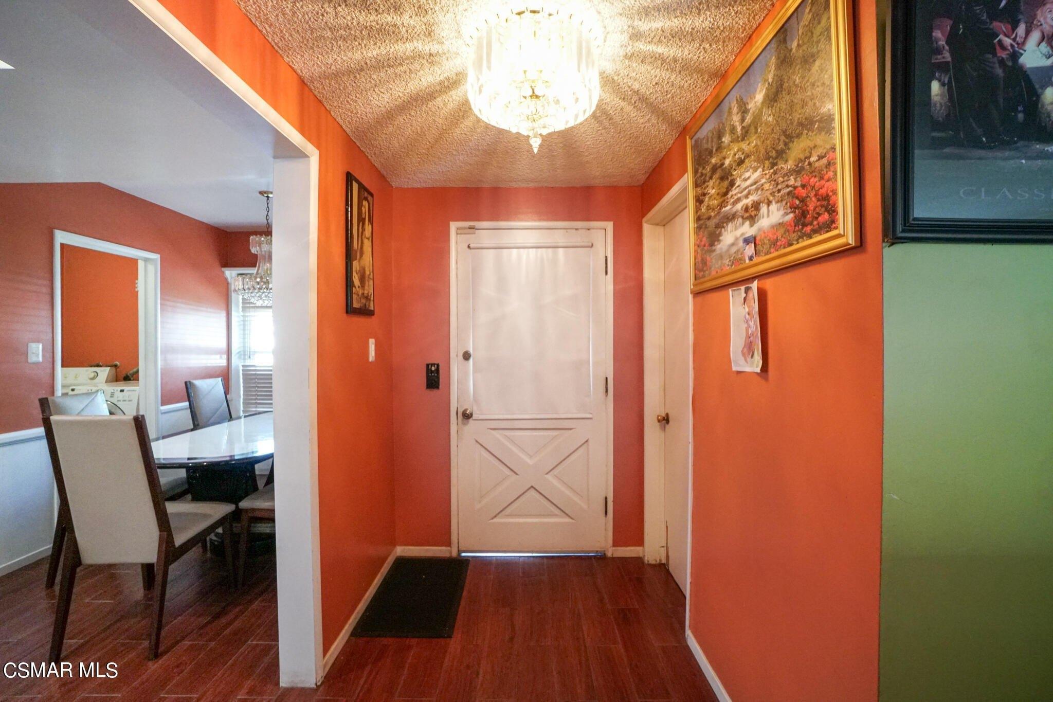 Mclennan Ave, Van Nuys, CA 91406