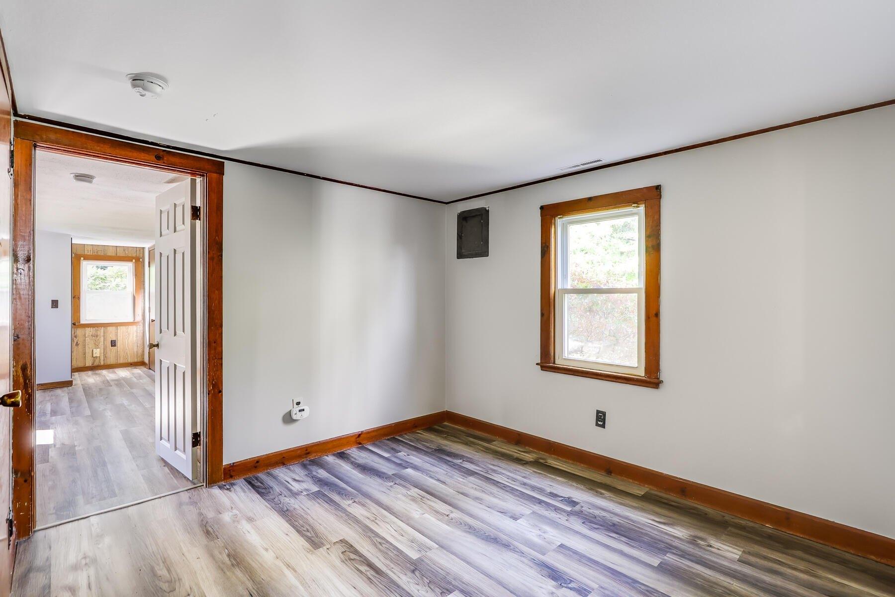 Lake Ave, Plymouth, MA 02360
