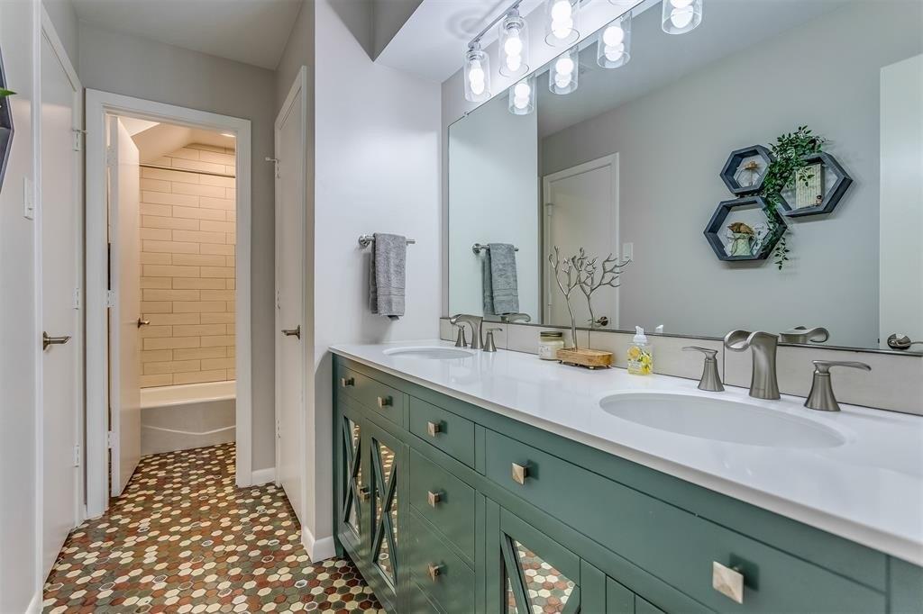 Debra Ct, Garland, TX 75044