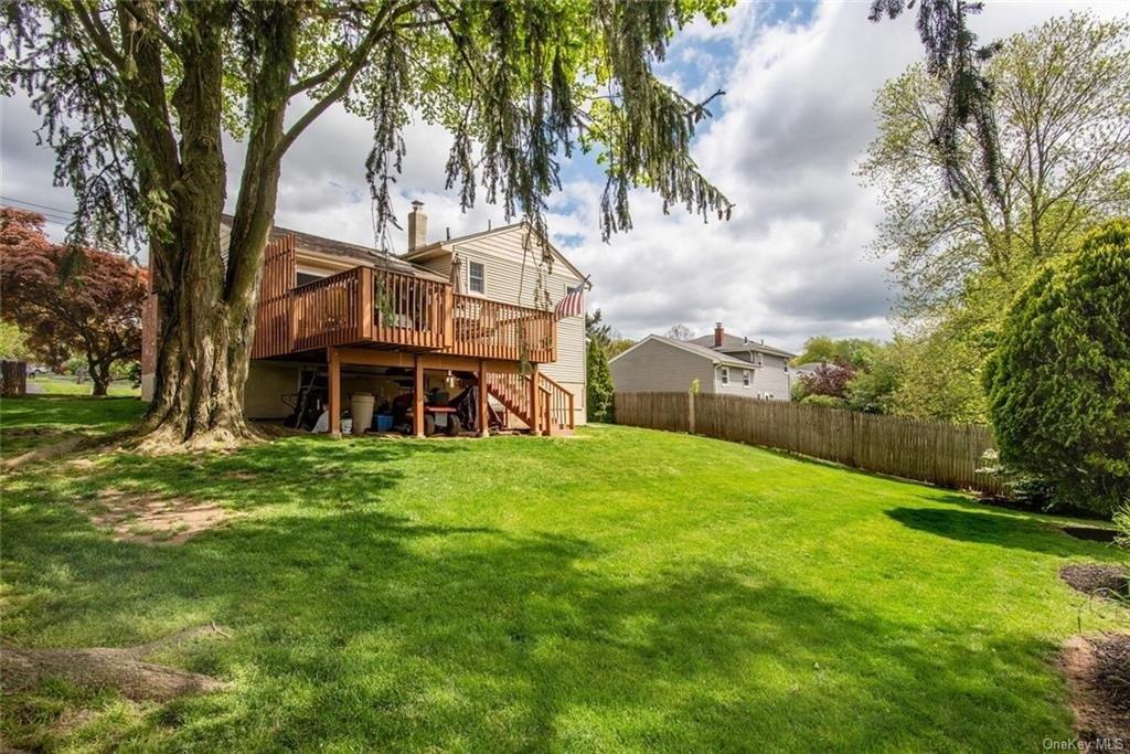 Foxwood Ave, Suffern, NY 10901