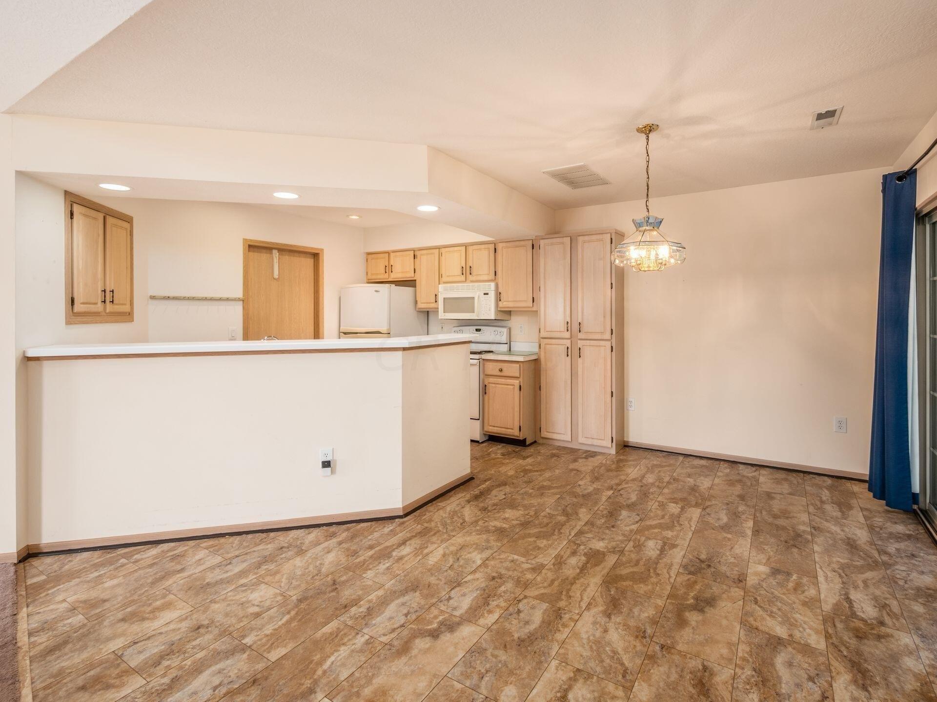 Pine Manor Blvd, Grove City, OH 43123