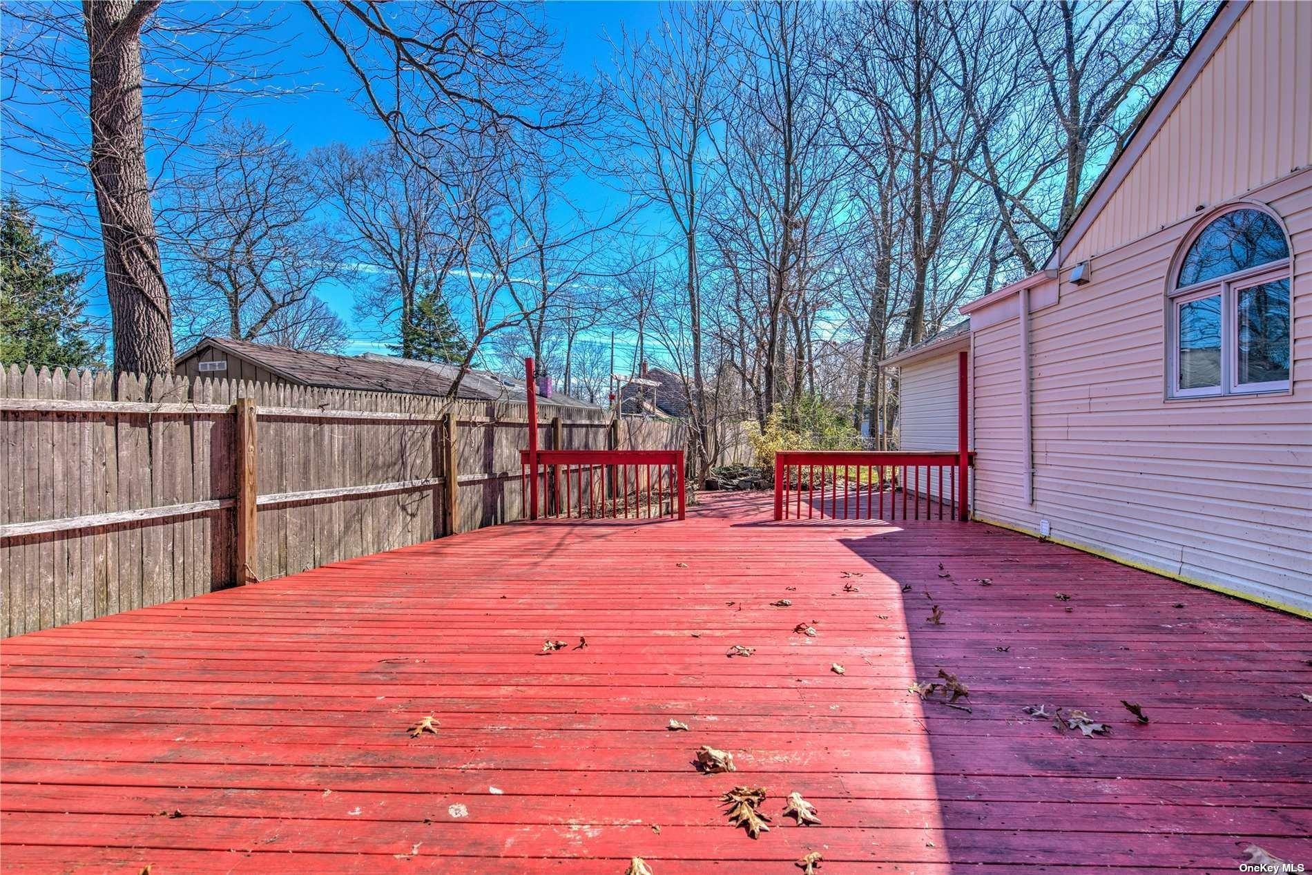 Parkside Ave, Miller Place, NY 11764