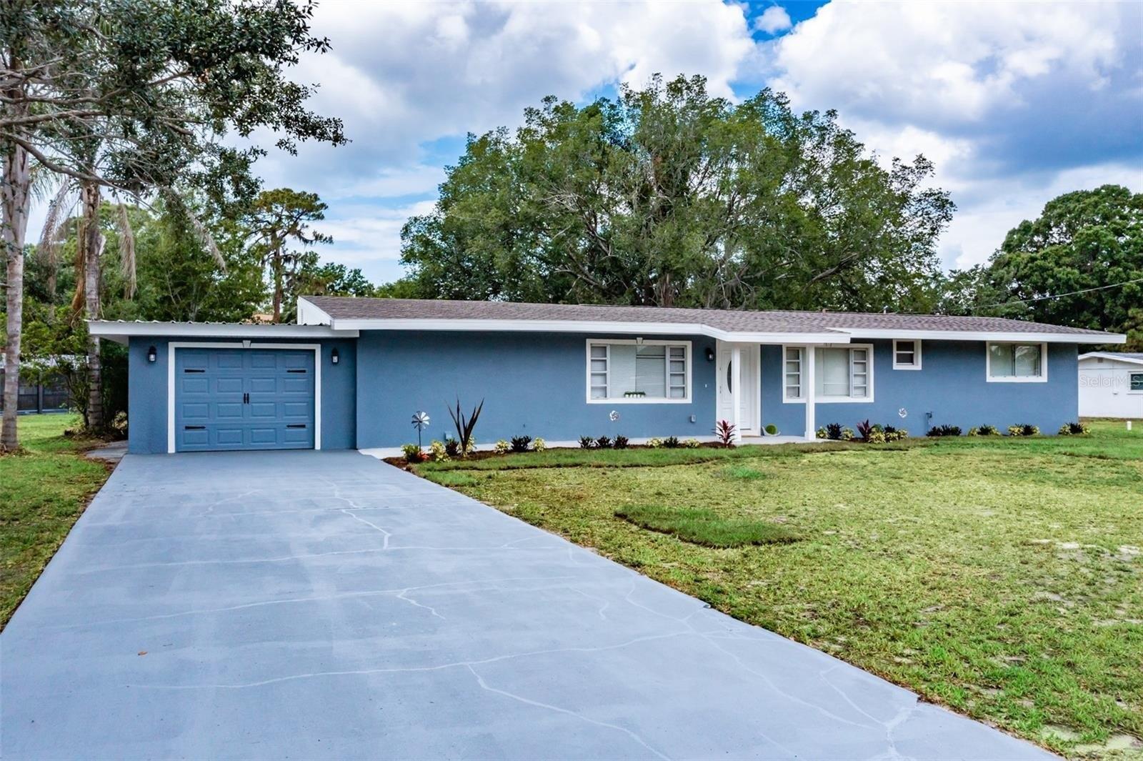 Campus Dr, Ruskin, FL 33570