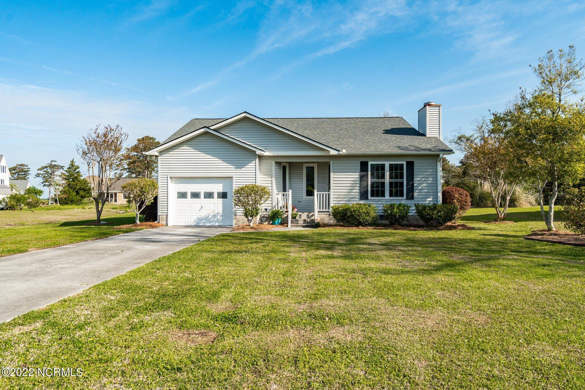 Island Dr, Beaufort, NC 28516