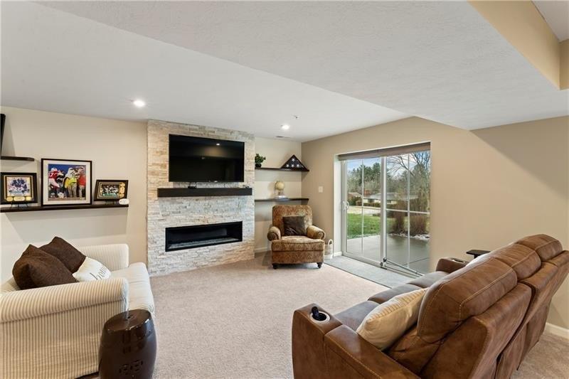 Azalea Ct, Canonsburg, PA 15317