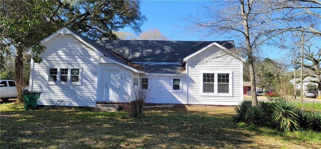 E Carrol St, Coushatta, LA 71019