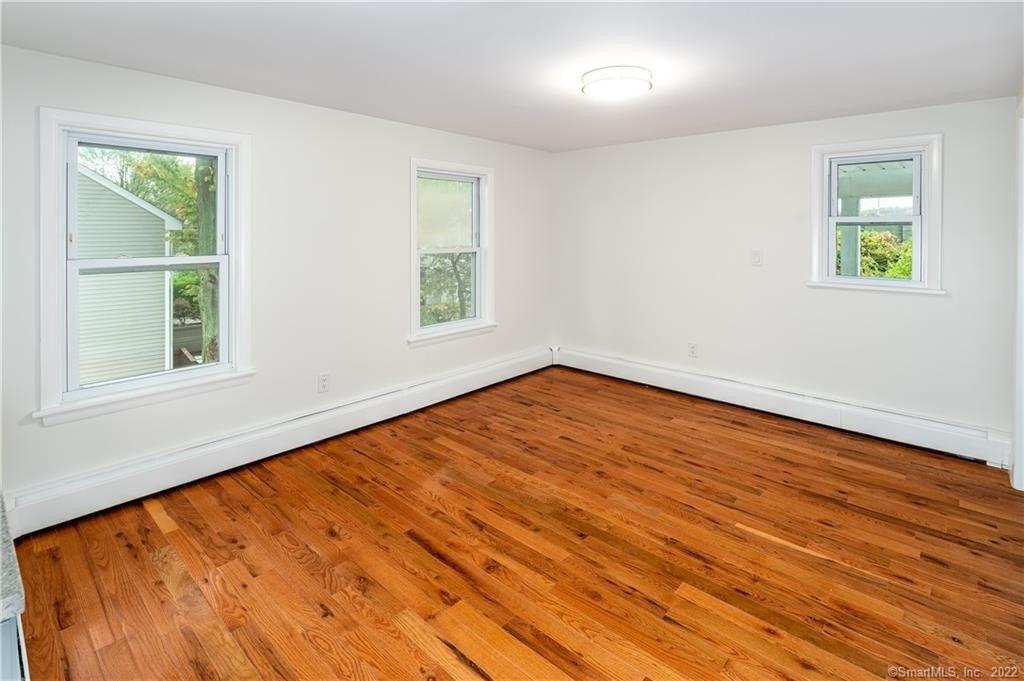 Plattsville Ave, Norwalk, CT 06851