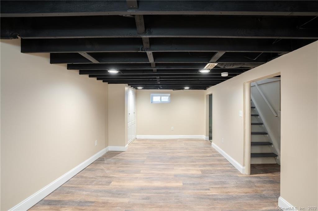 Deepwood Dr, Manchester, CT 06040